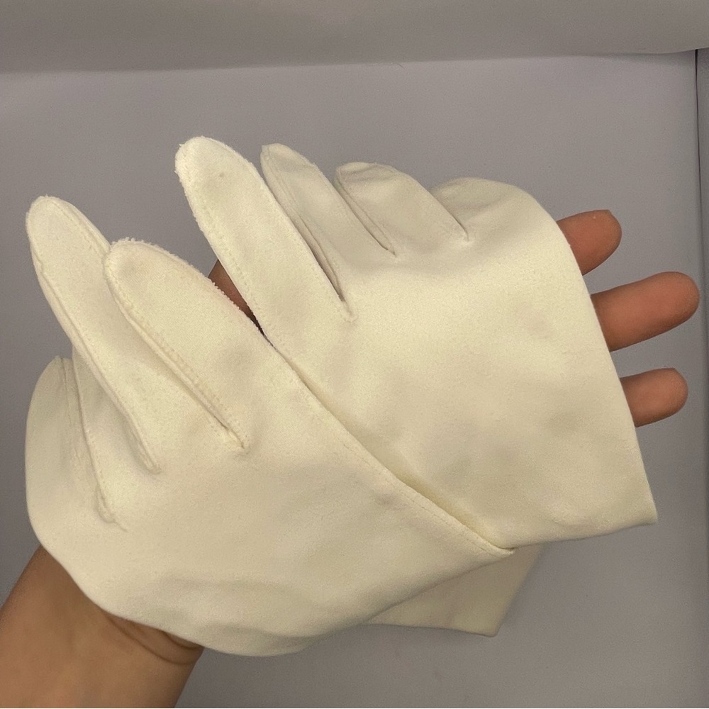 Vintage Ivory / White Long Elbow Formal Gloves - Picture 5 of 14